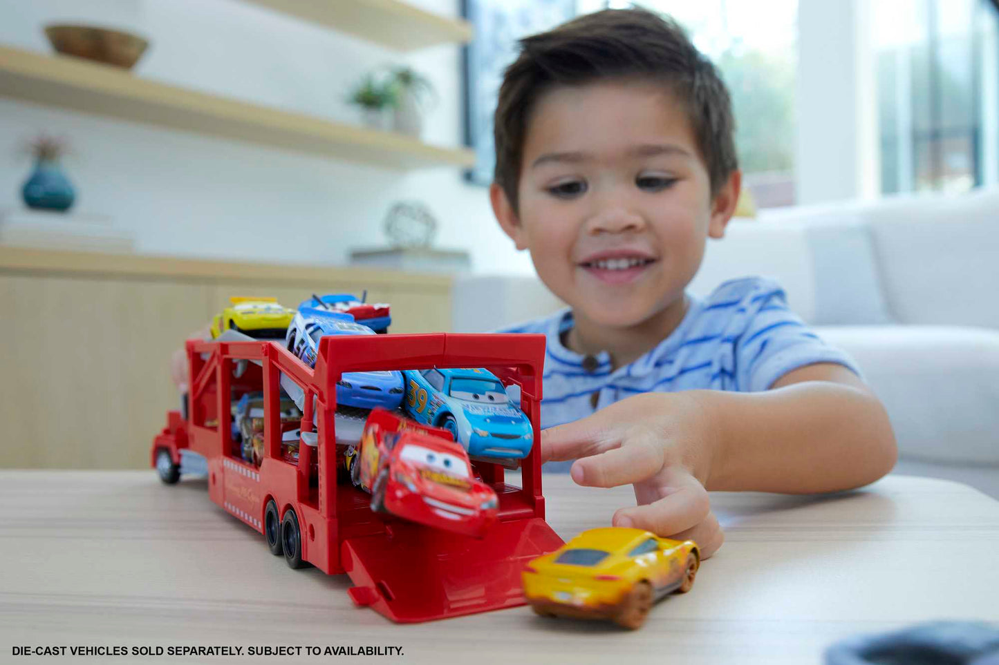 Disney/Pixar  Les Bagnoles  Camion Mack, Rampe, 33Cm, Pour 12V¨¦h.
